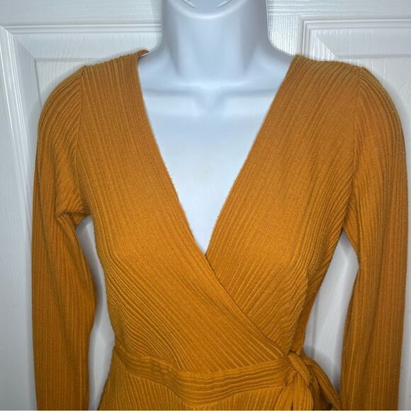 Urban Outfitters Mustard Gold Yellow Wrap Ribbed Romper Textured Side Tie M - Picture 5 of 13